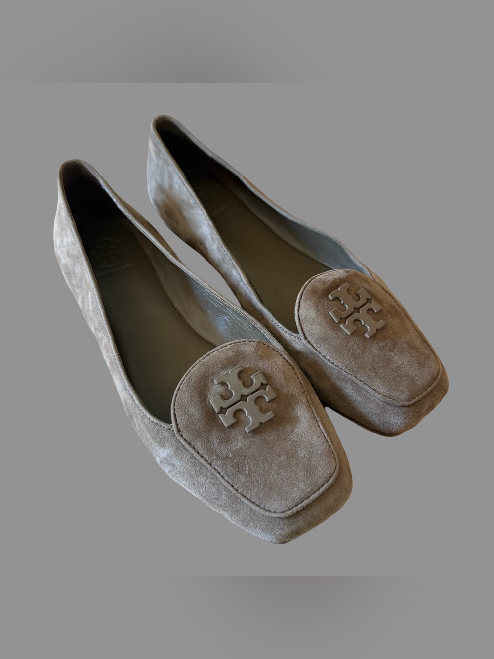 Tory Burch Women’s Fitz Taupe Square Toe Medallion Suede Flat Loafers US8.5